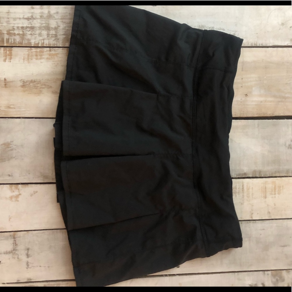 LULULEMON BLACK TENNIS SKIRT SIZE 8